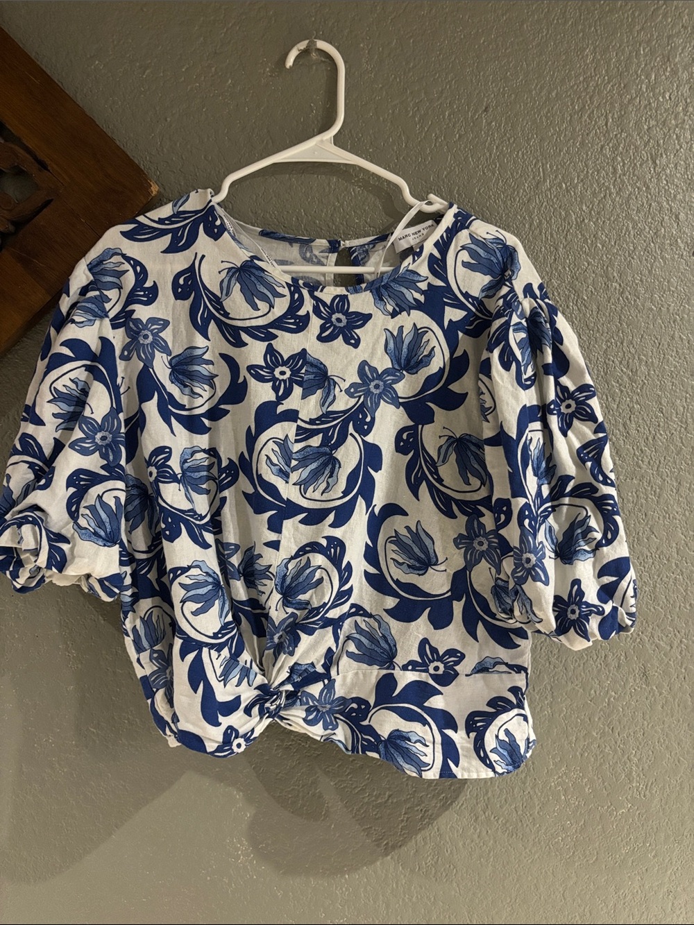 Blue Floral Puff-Sleeve Women’s Top
